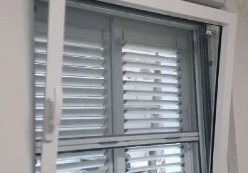 חלון לבן חלון ממד